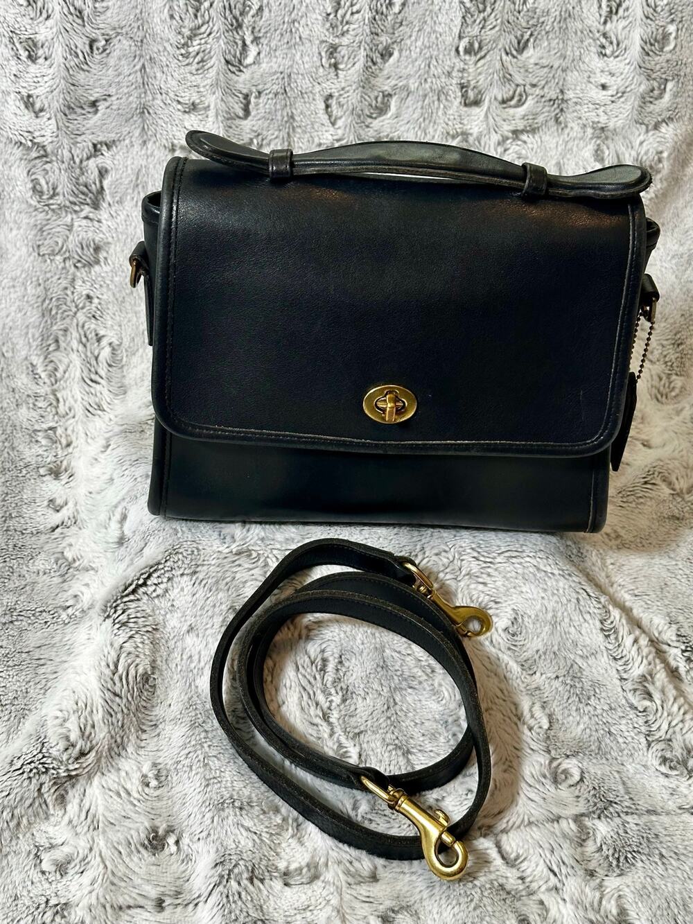 Vintage Coach Court Bag 9870 Black Leather Crossbody Shoulder Bag USA